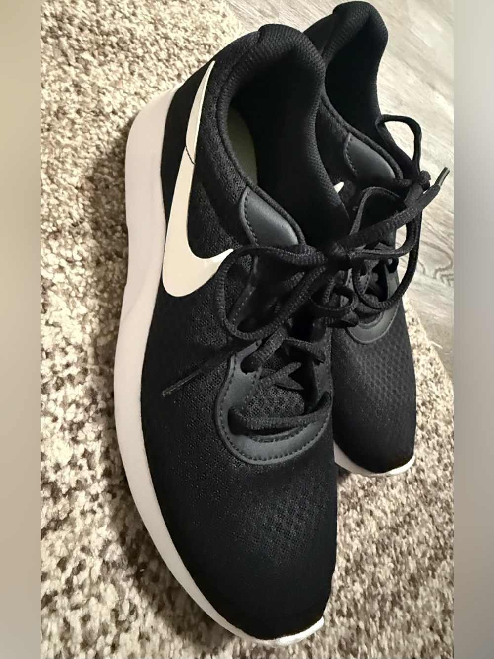 Nike Black and White Mens Lightweight Trainer Sneakers